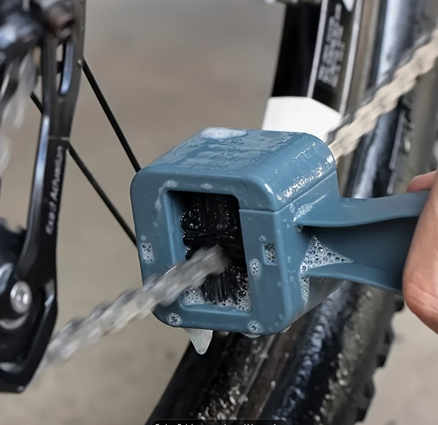 Multifunktionale Fahrrad-Kettenreinigungsbürste