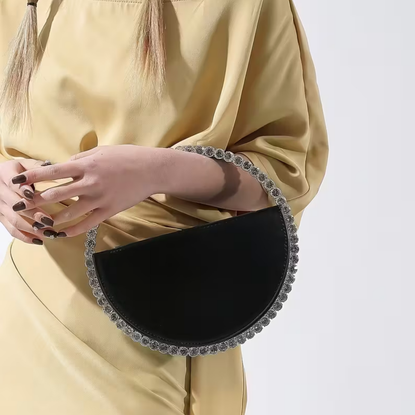 Elegante Halbmond-Handtasche mit Strassgriff