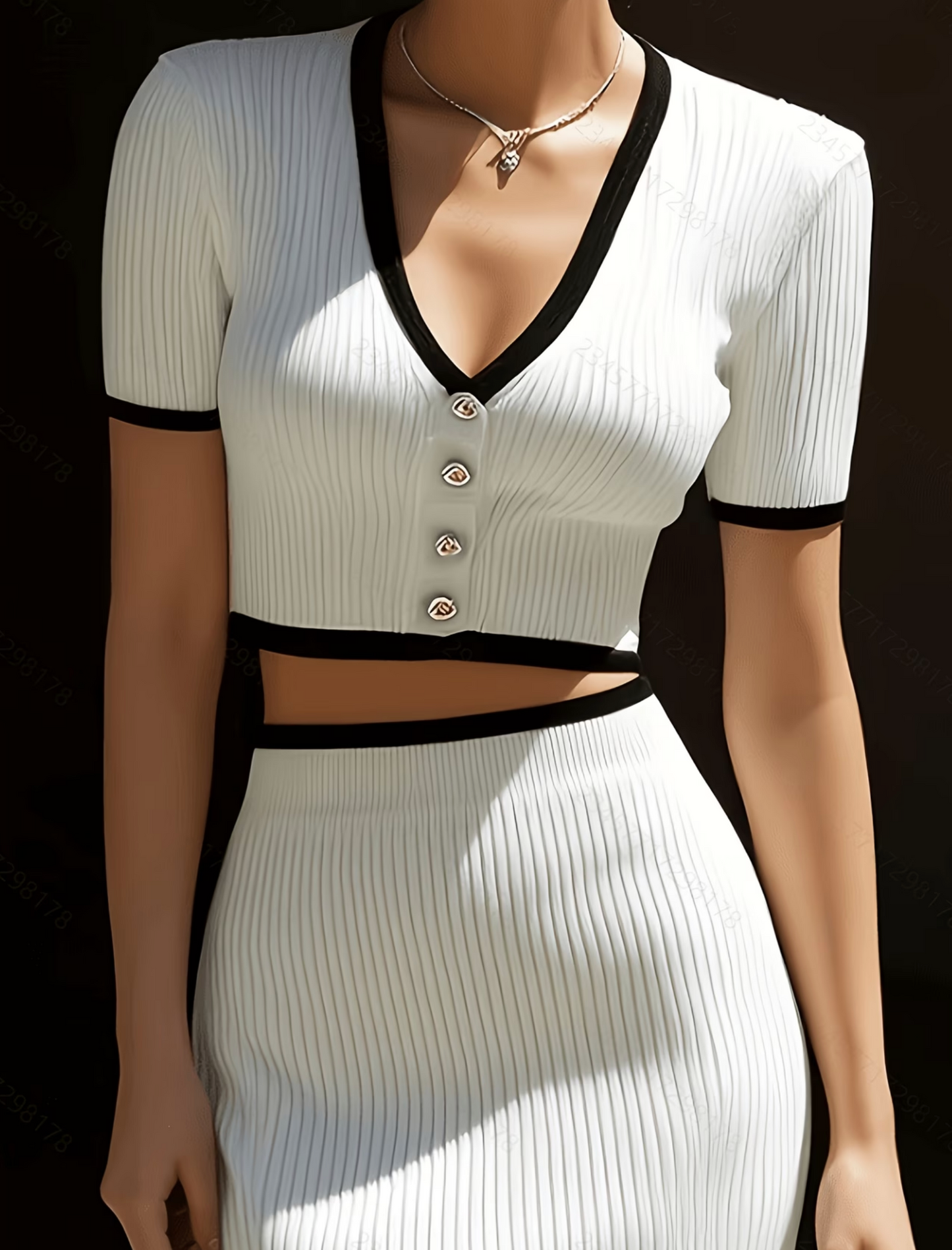 Elegantes Rippstrick-Kleid