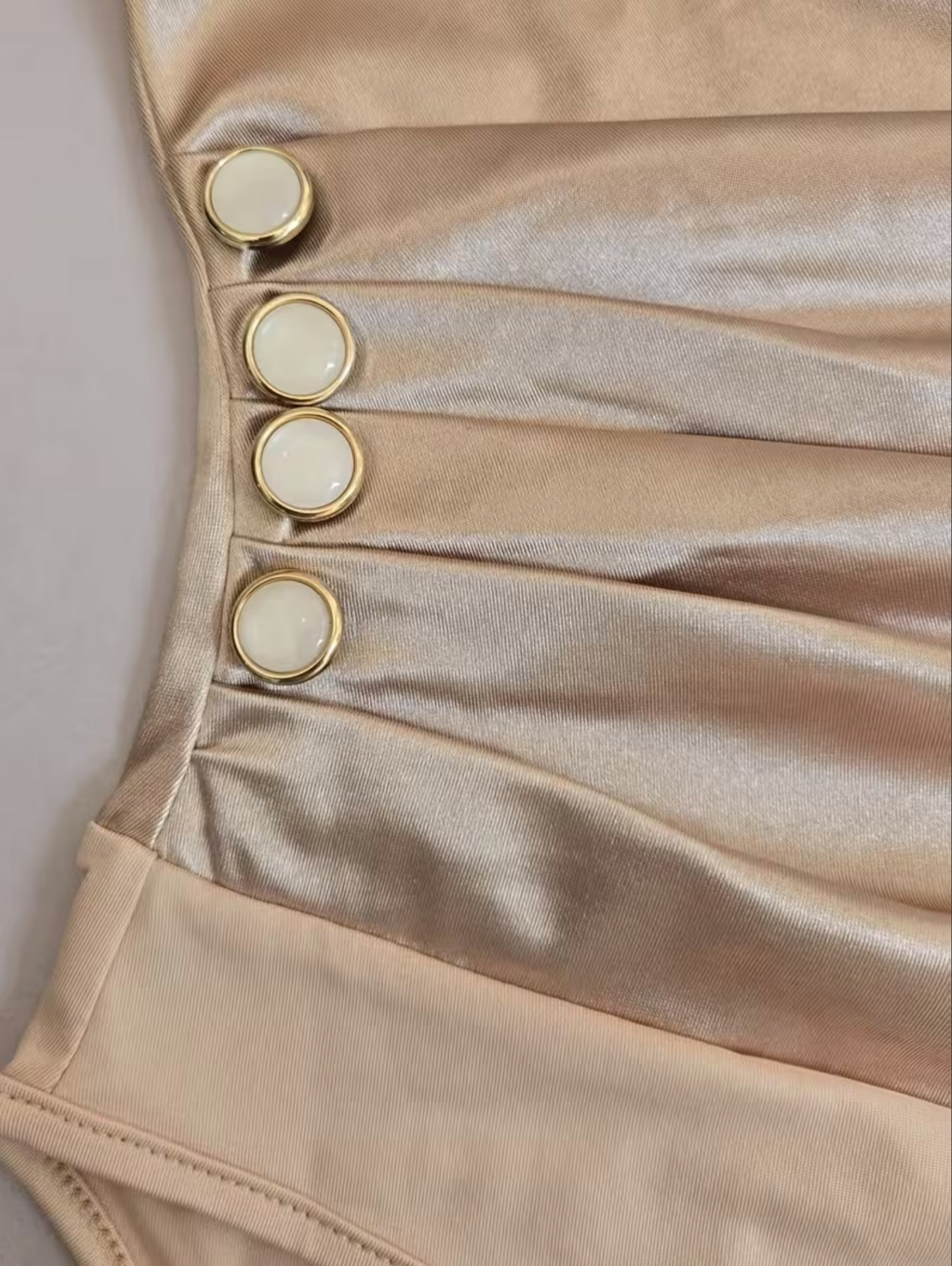 Eleganter Satin-Body für Damen
