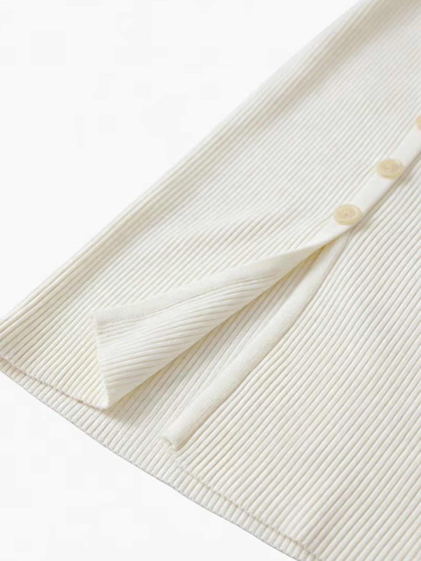 Elegantes Strick-Midikleid mit Knopfleiste