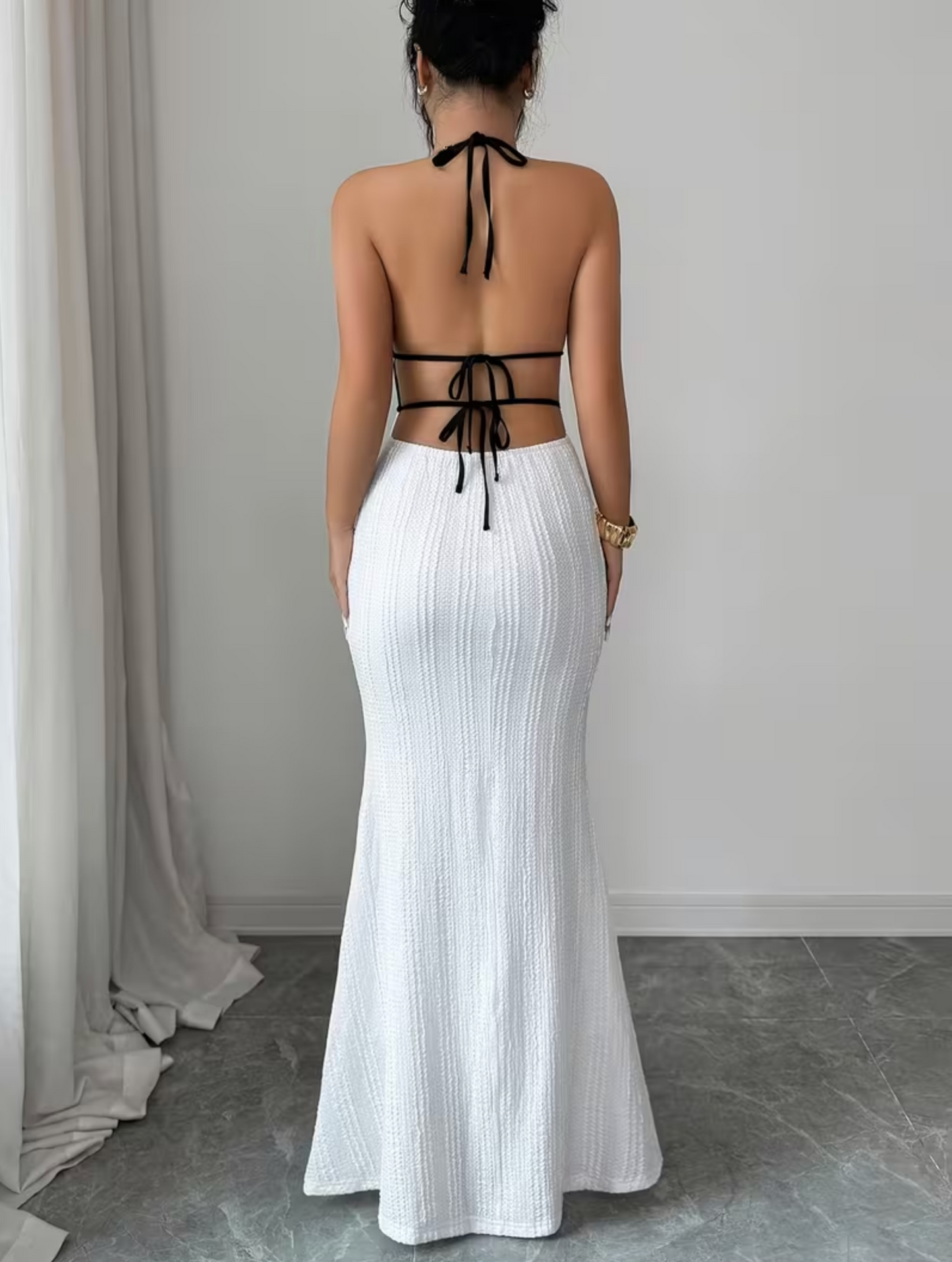 Maxikleid mit tiefem V-Ausschnitt