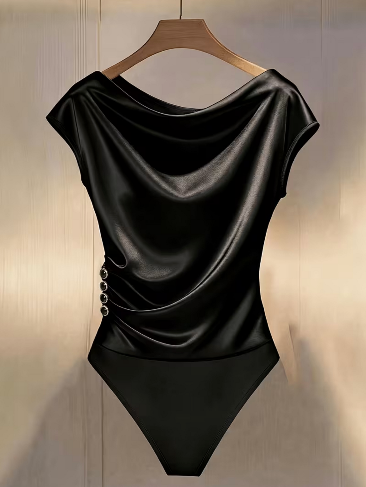 Eleganter Satin-Body für Damen