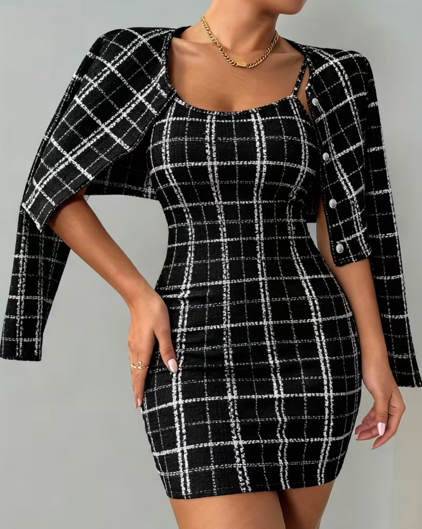 Kariertes Minikleid mit Kurzblazer
